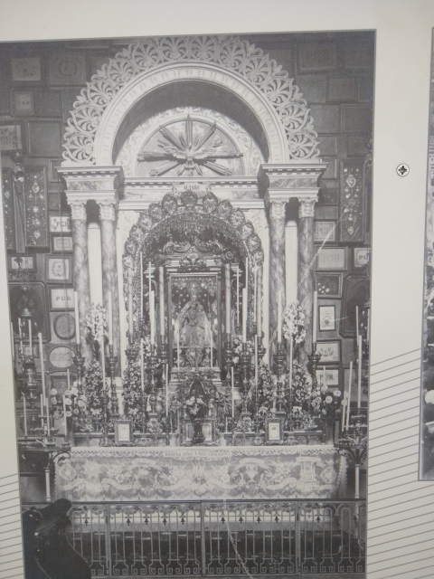 Vecchio altare di Rosa Mistica
