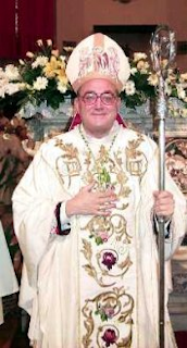 Vescovo Dino De Antoni