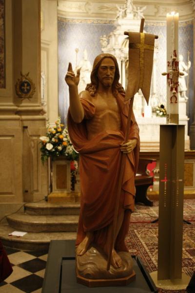 Statua lignea del Cristo Risorto