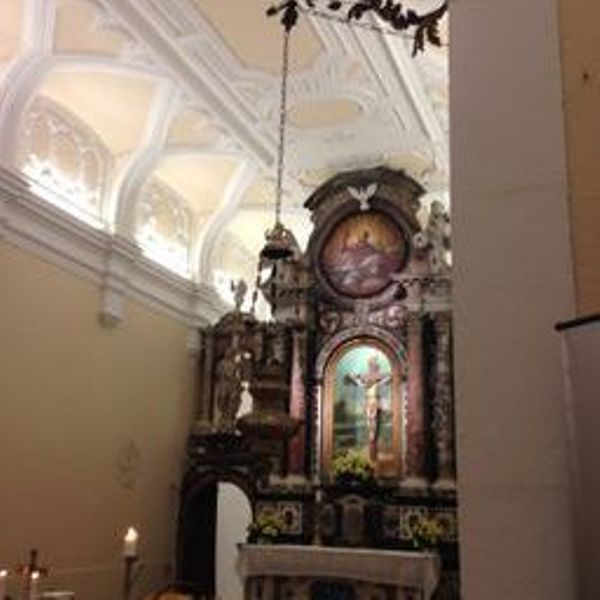 Altare della chiesa della Subida
