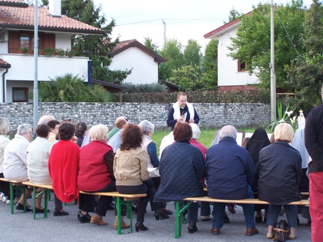 Rosario in via 1° Maggio