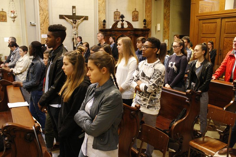 I giovani cresimati vivono l'Eucarestia