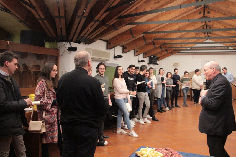 Il vescovo Carlo incontra i giovani